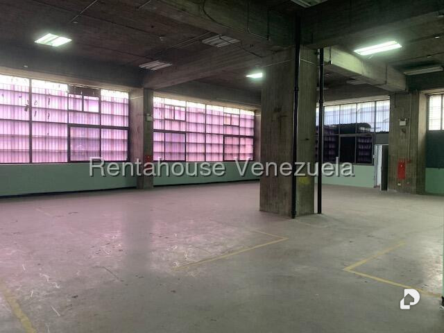 Local comercial en Boleíta Sur, Caracas – 23
