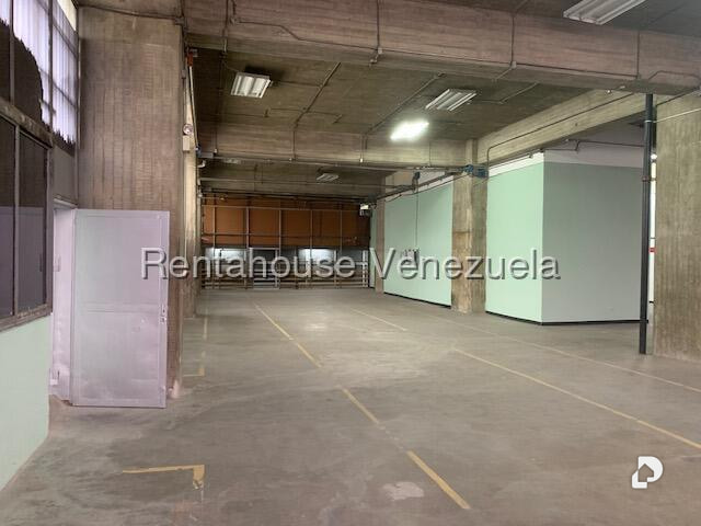 Local comercial en Boleíta Sur, Caracas – 25