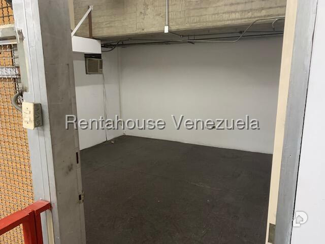 Local comercial en Boleíta Sur, Caracas – 12