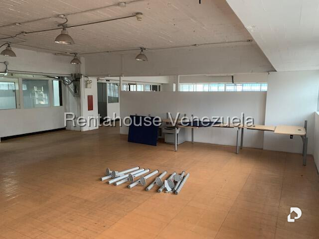 Local comercial en Boleíta Sur, Caracas – 15