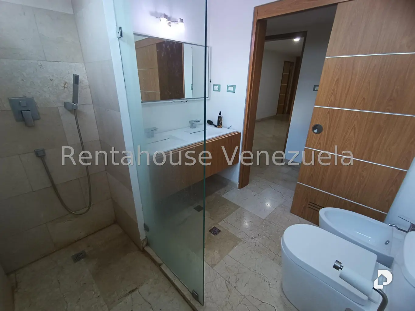 Apartamento en Los Naranjos de las Mercedes, Caracas – 15
