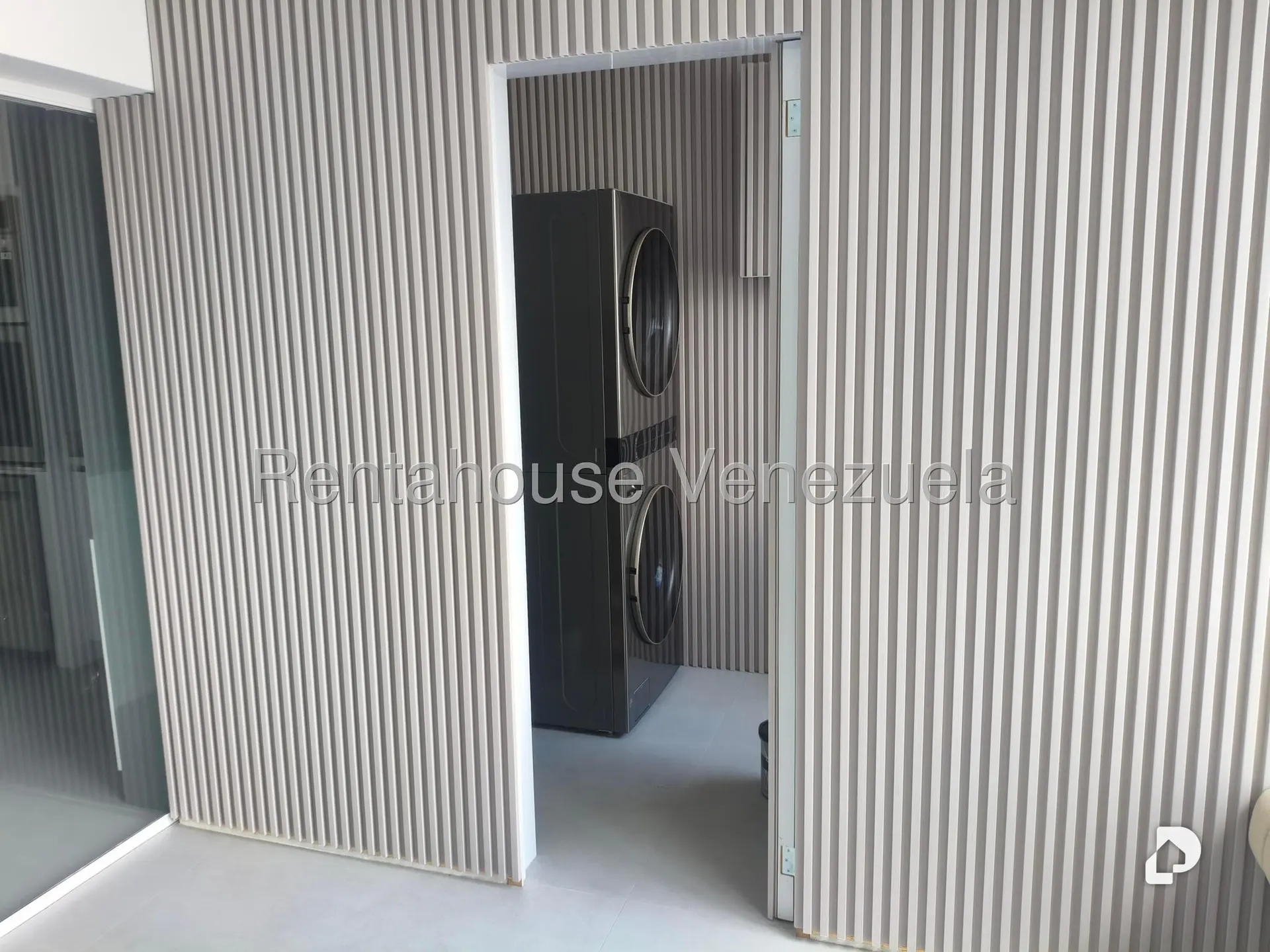 Apartamento en Los Palos Grandes, Caracas – 10
