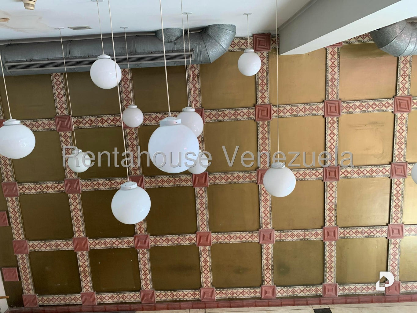 Local comercial en La Castellana, Caracas – 8
