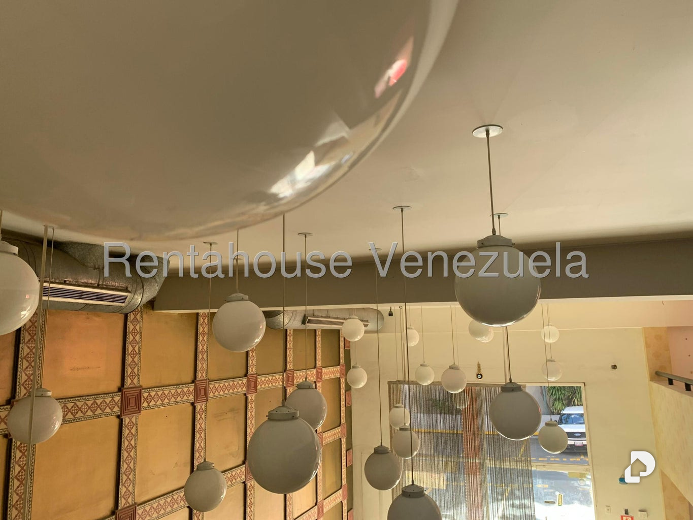 Local comercial en La Castellana, Caracas – 10
