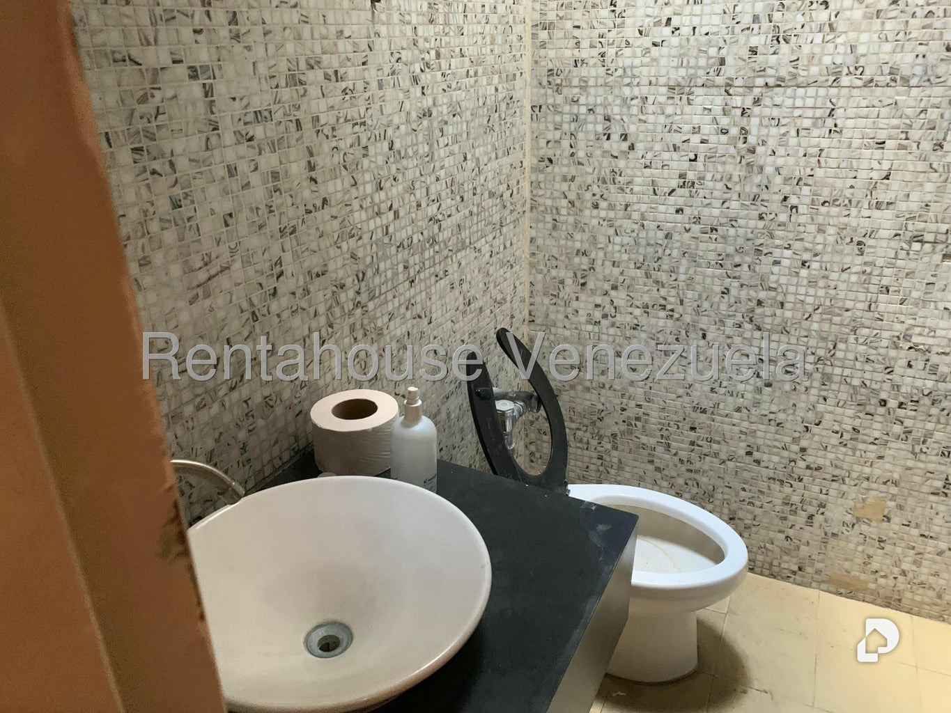 Local comercial en La Castellana, Caracas – 14