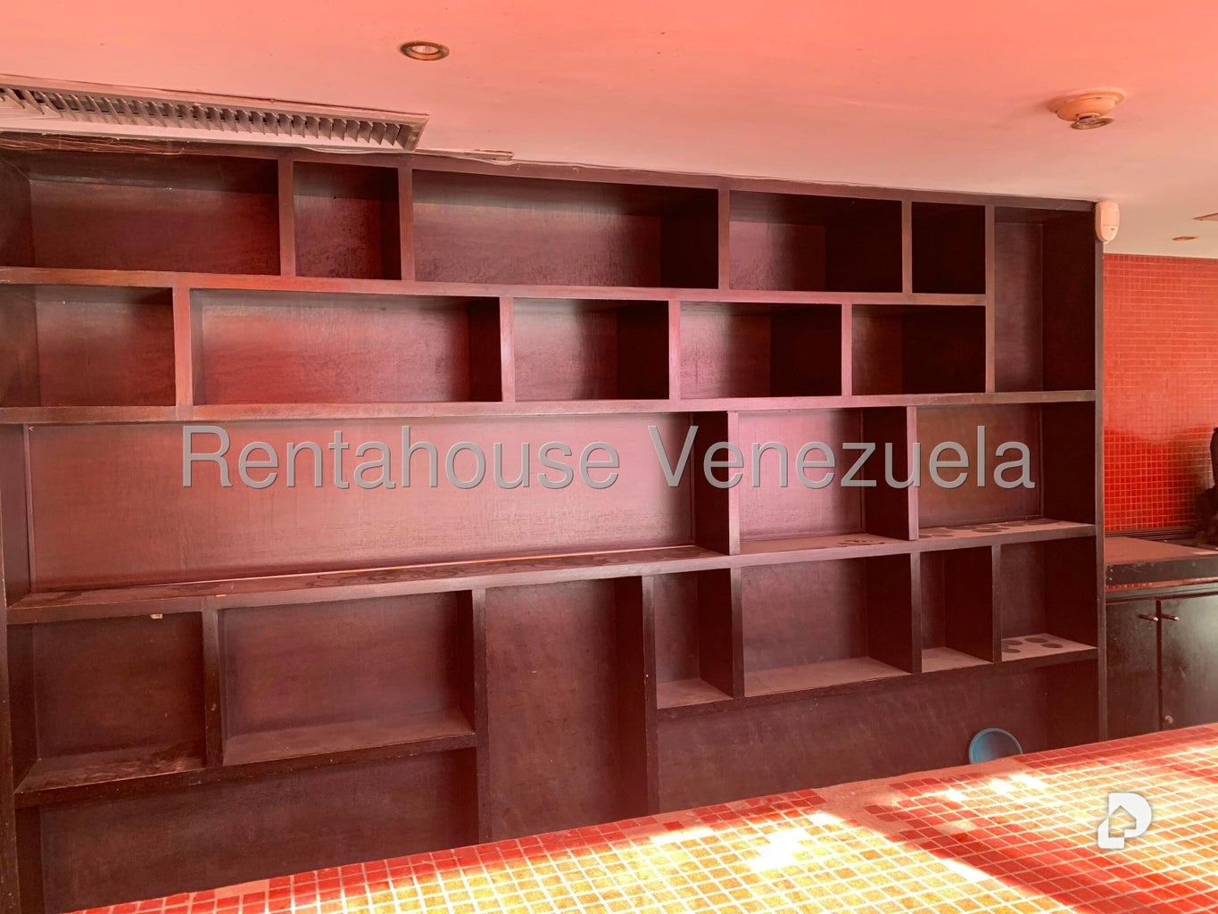 Local comercial en La Castellana, Caracas – 17