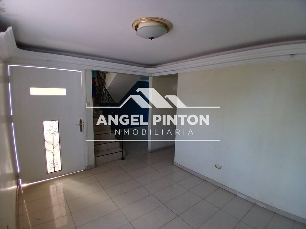 Townhouse en Sector Club Hípico, Maracaibo - 1