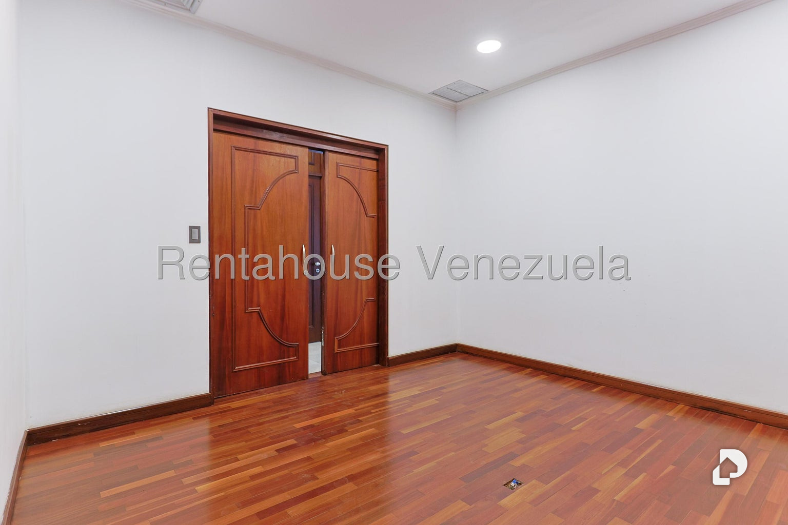 Oficina en La Castellana, Caracas – 9