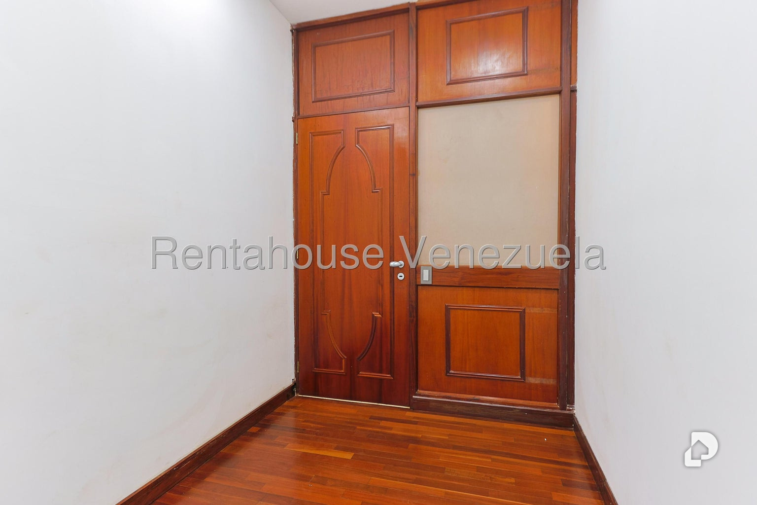 Oficina en La Castellana, Caracas – 27