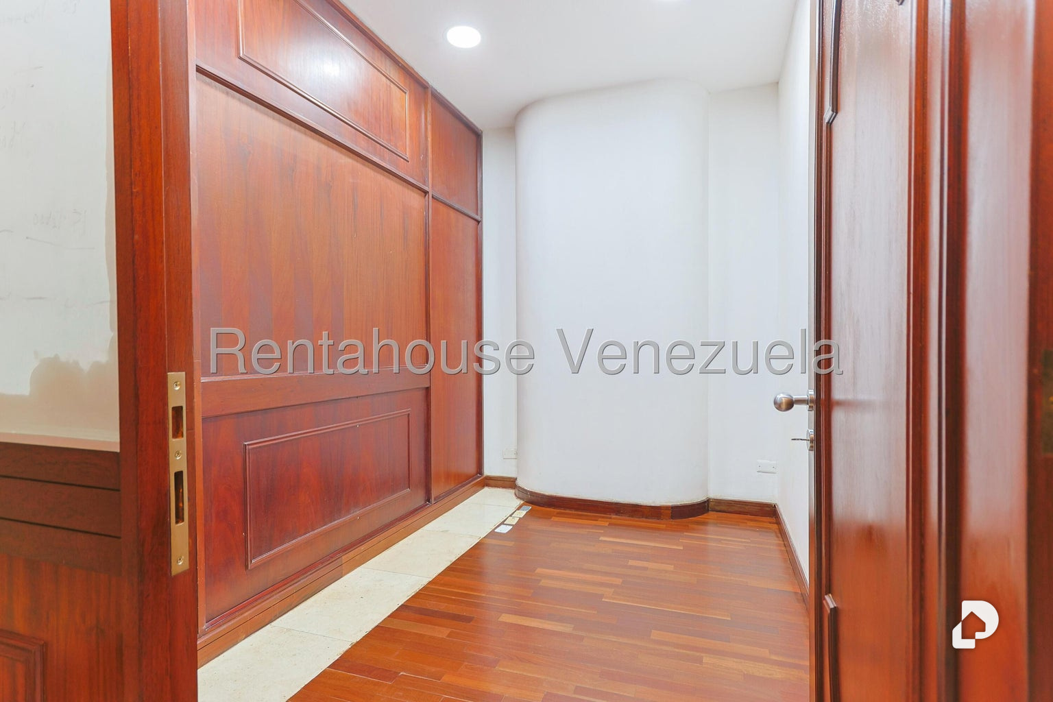 Oficina en La Castellana, Caracas – 6
