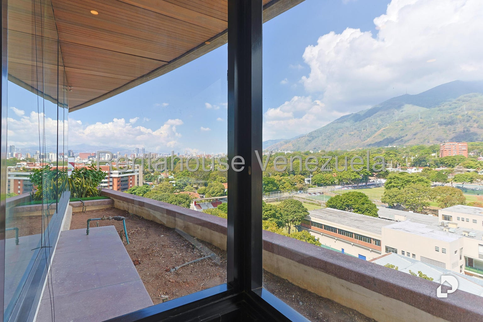 Oficina en La Castellana, Caracas – 22