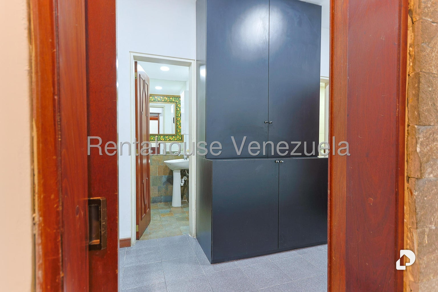 Oficina en La Castellana, Caracas – 11