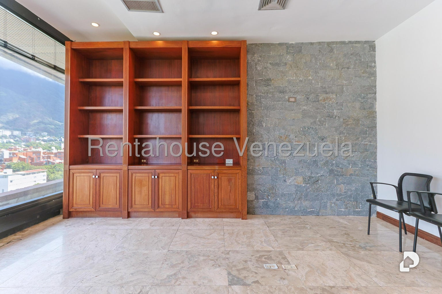 Oficina en La Castellana, Caracas – 18