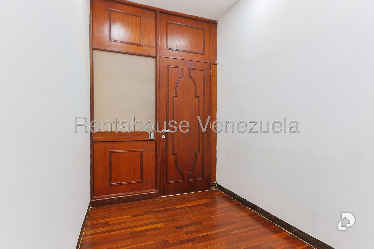 Oficina en La Castellana, Caracas – 29