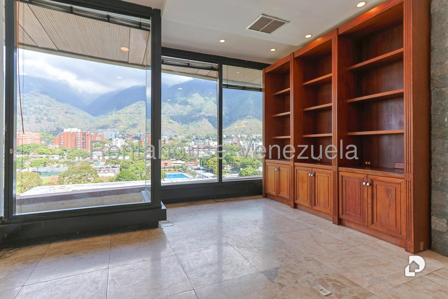Oficina en La Castellana, Caracas – 19