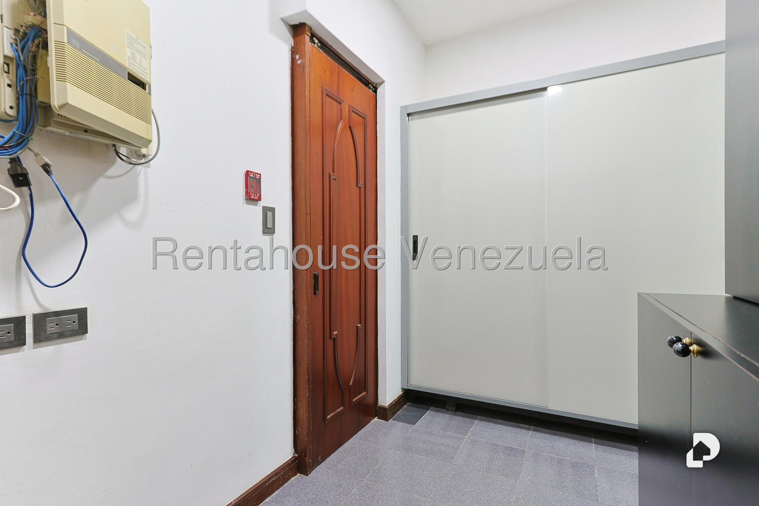 Oficina en La Castellana, Caracas – 24