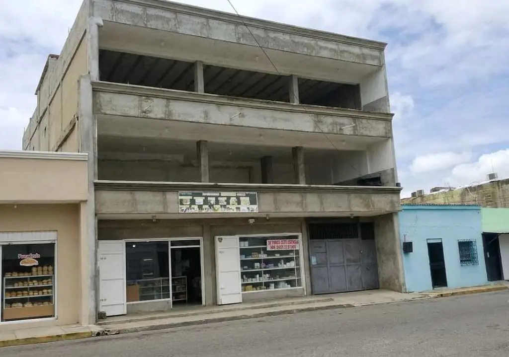 Edificio en Calabozo - 1