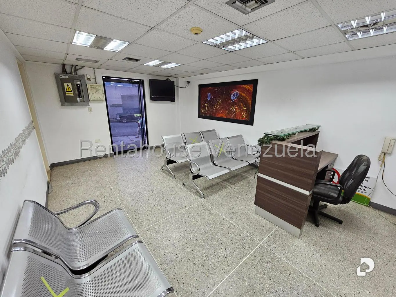 Local comercial en La Urbina, Caracas – 4