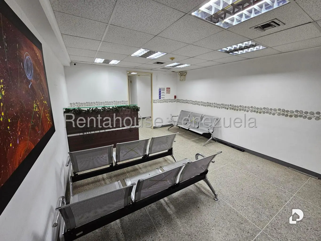 Local comercial en La Urbina, Caracas – 3