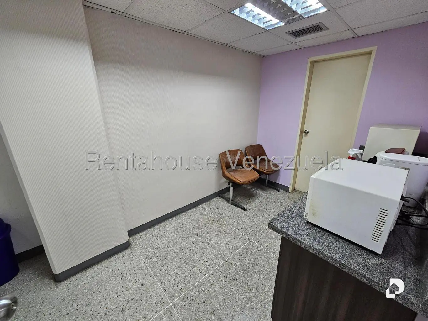 Local comercial en La Urbina, Caracas – 14