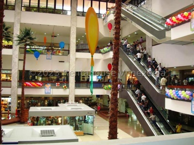 Local comercial en Chuao, Caracas - 1
