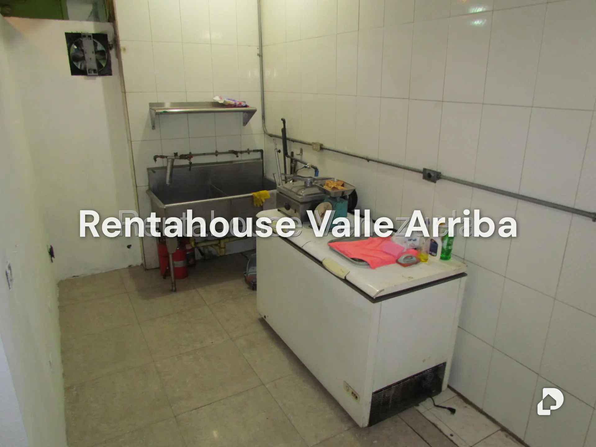 Local comercial en La Florida, Caracas – 8