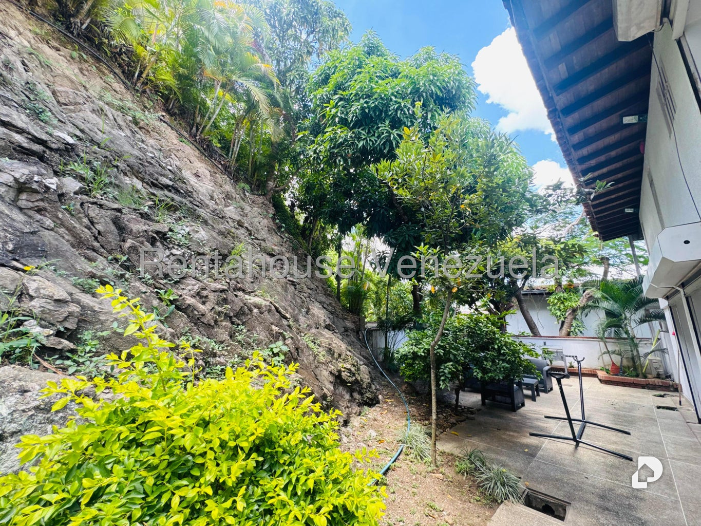 Casa en Santa Fe Norte, Caracas – 24