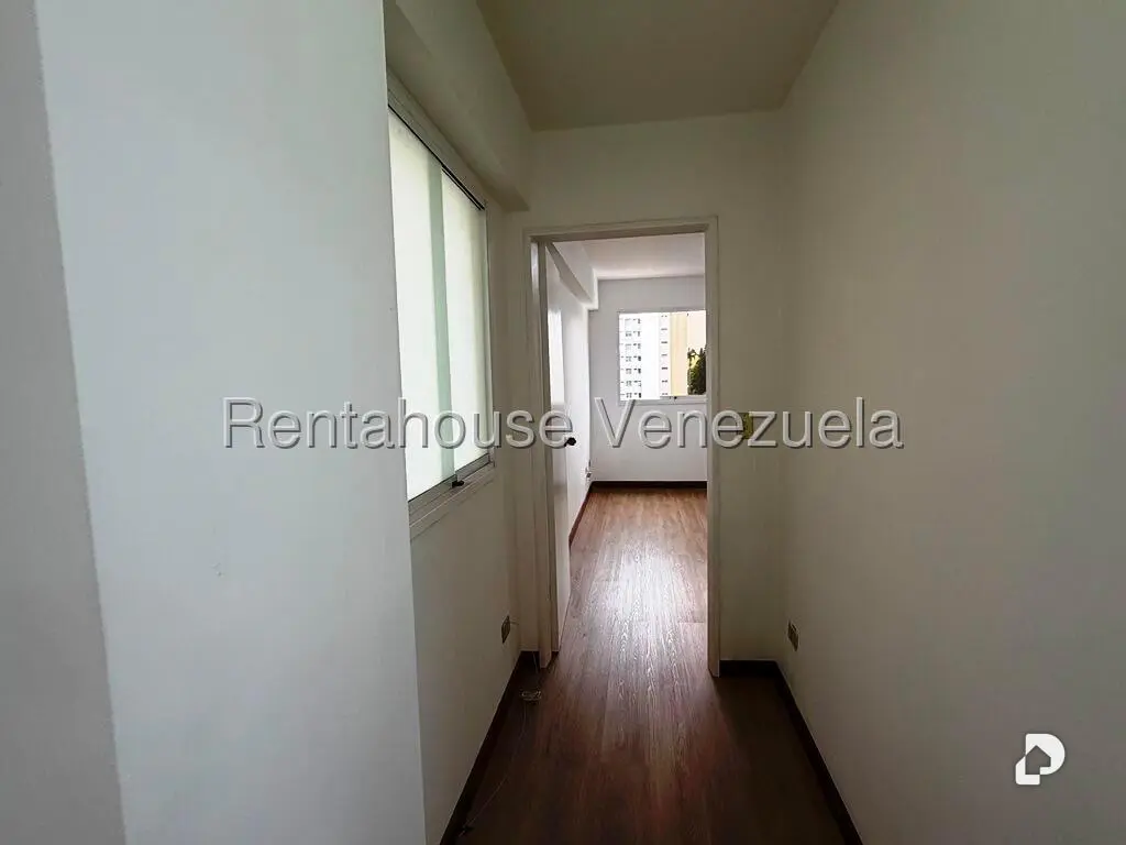 Apartamento en Los Palos Grandes, Caracas – 23
