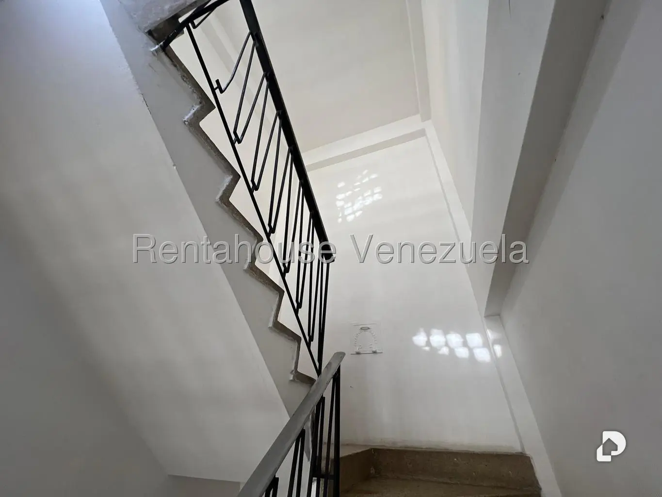 Edificio en Boleíta Sur, Caracas – 15