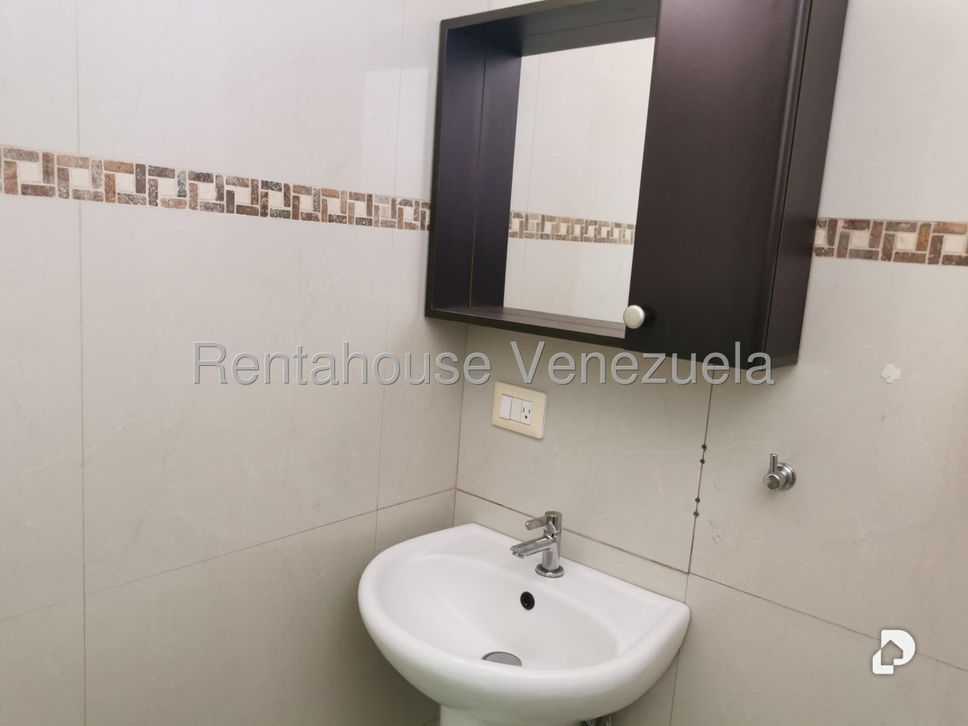 Oficina en La Trinidad, Caracas – 23
