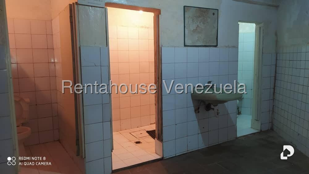 Local comercial en Prado de María, Caracas – 11