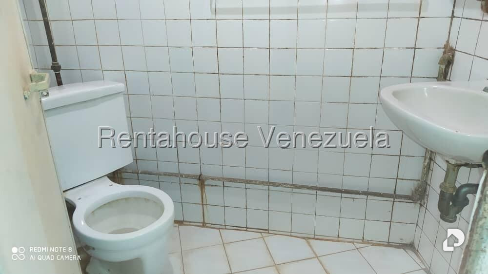 Local comercial en Prado de María, Caracas – 12