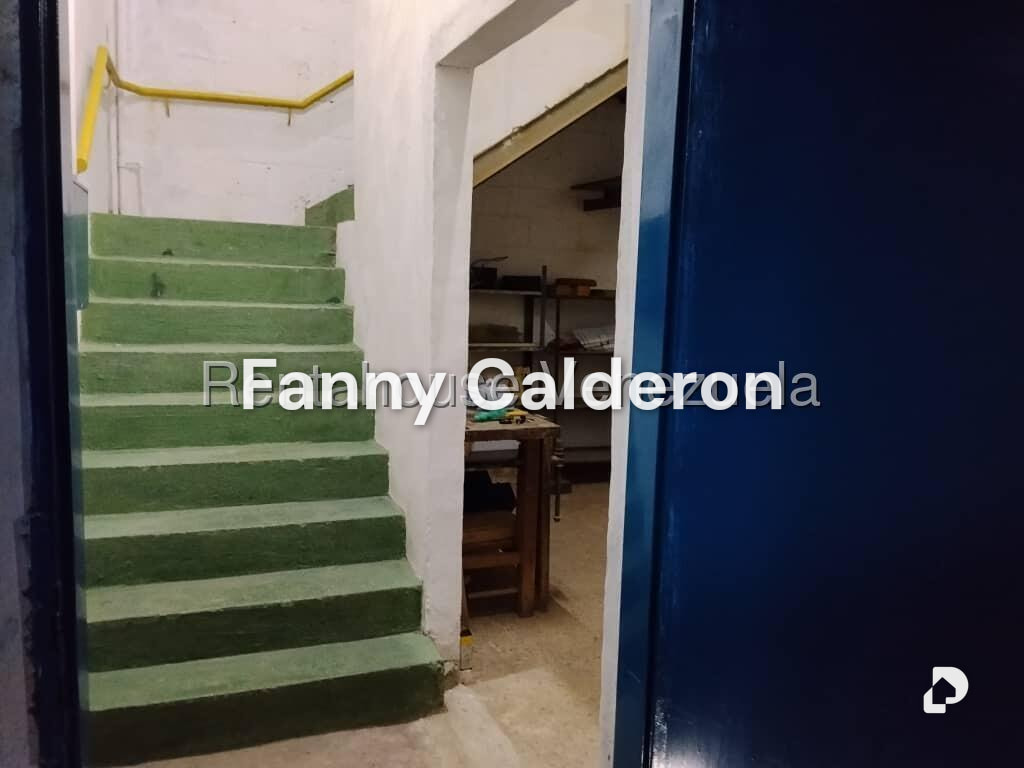 Local comercial en Prado de María, Caracas – 13