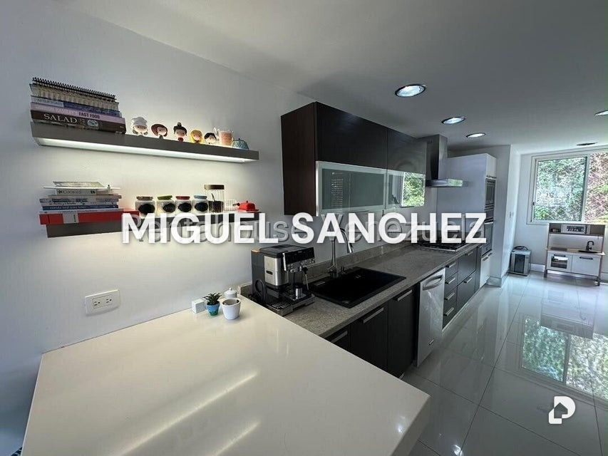 Apartamento en La Tahona, Caracas – 11