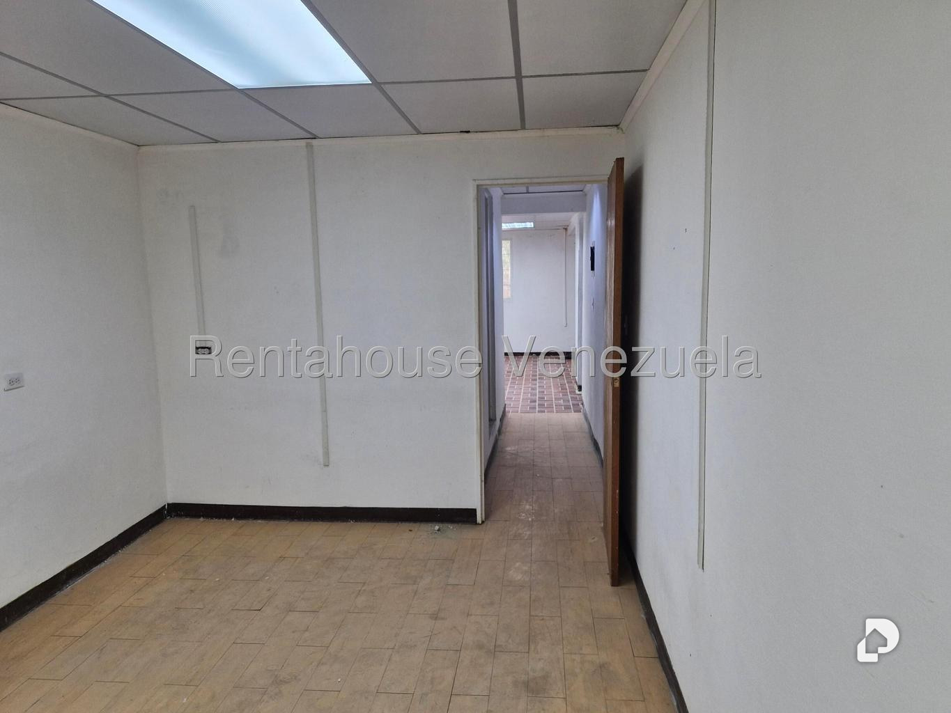 Oficina en Maripérez, Caracas – 17