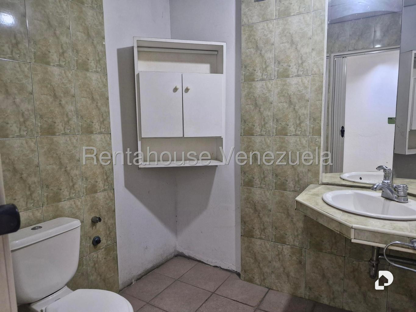 Oficina en Maripérez, Caracas – 12
