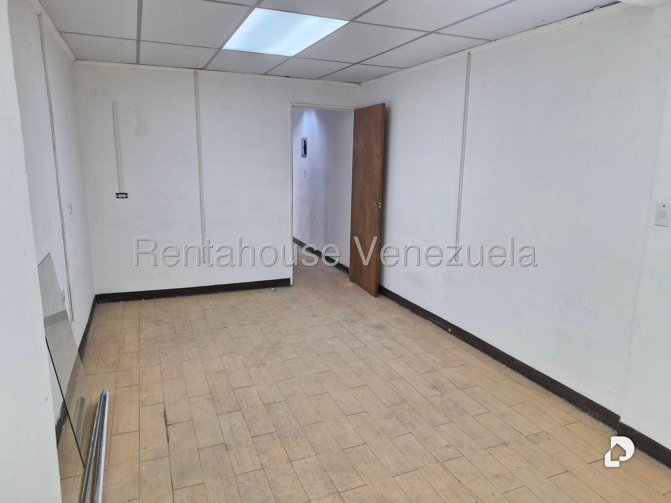 Oficina en Maripérez, Caracas – 16