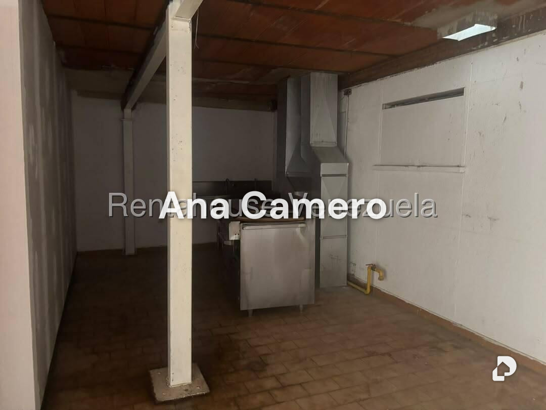 Local comercial en Parroquia La Candelaria, Caracas – 12