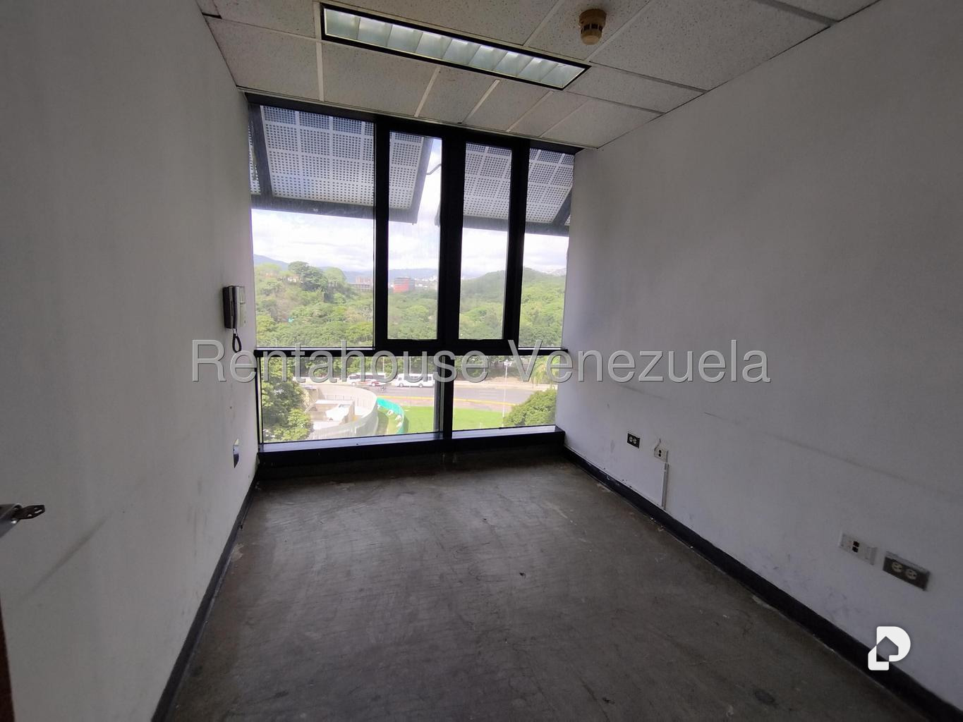 Local comercial en Plaza Venezuela, Caracas – 14