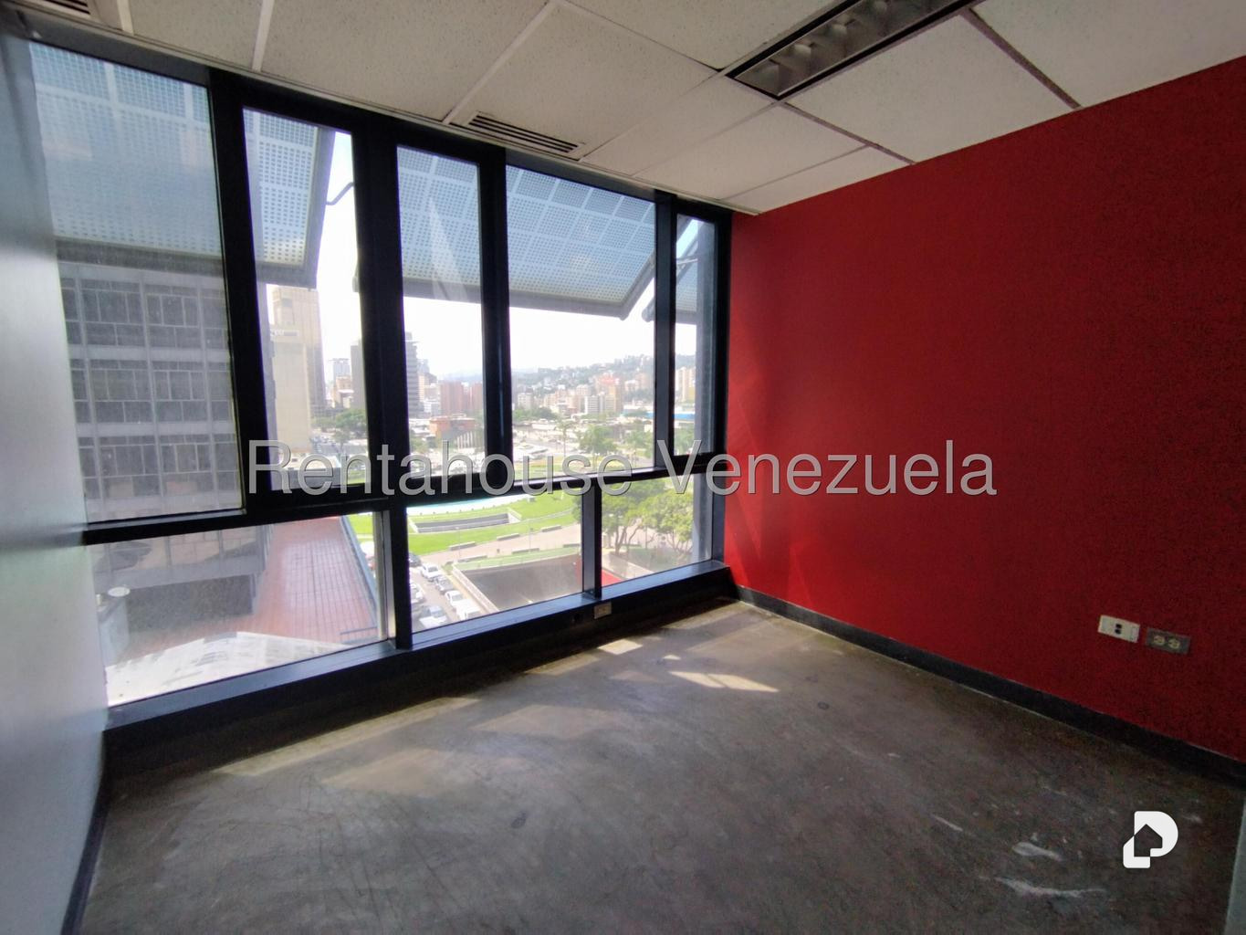 Local comercial en Plaza Venezuela, Caracas – 10