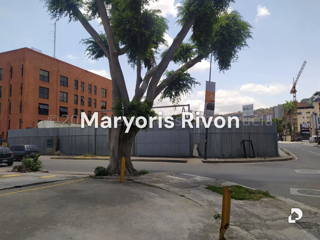 Terreno en Las Mercedes, Caracas – 26