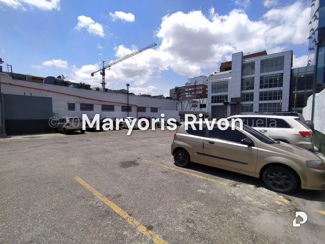 Terreno en Las Mercedes, Caracas – 18