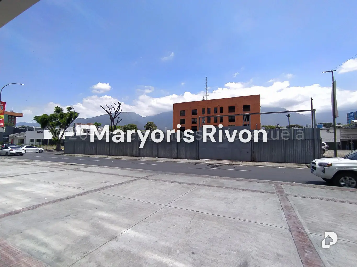 Terreno en Las Mercedes, Caracas – 25