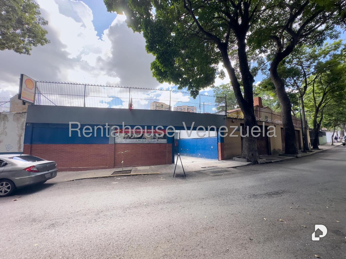 Local comercial en El Bosque, Caracas