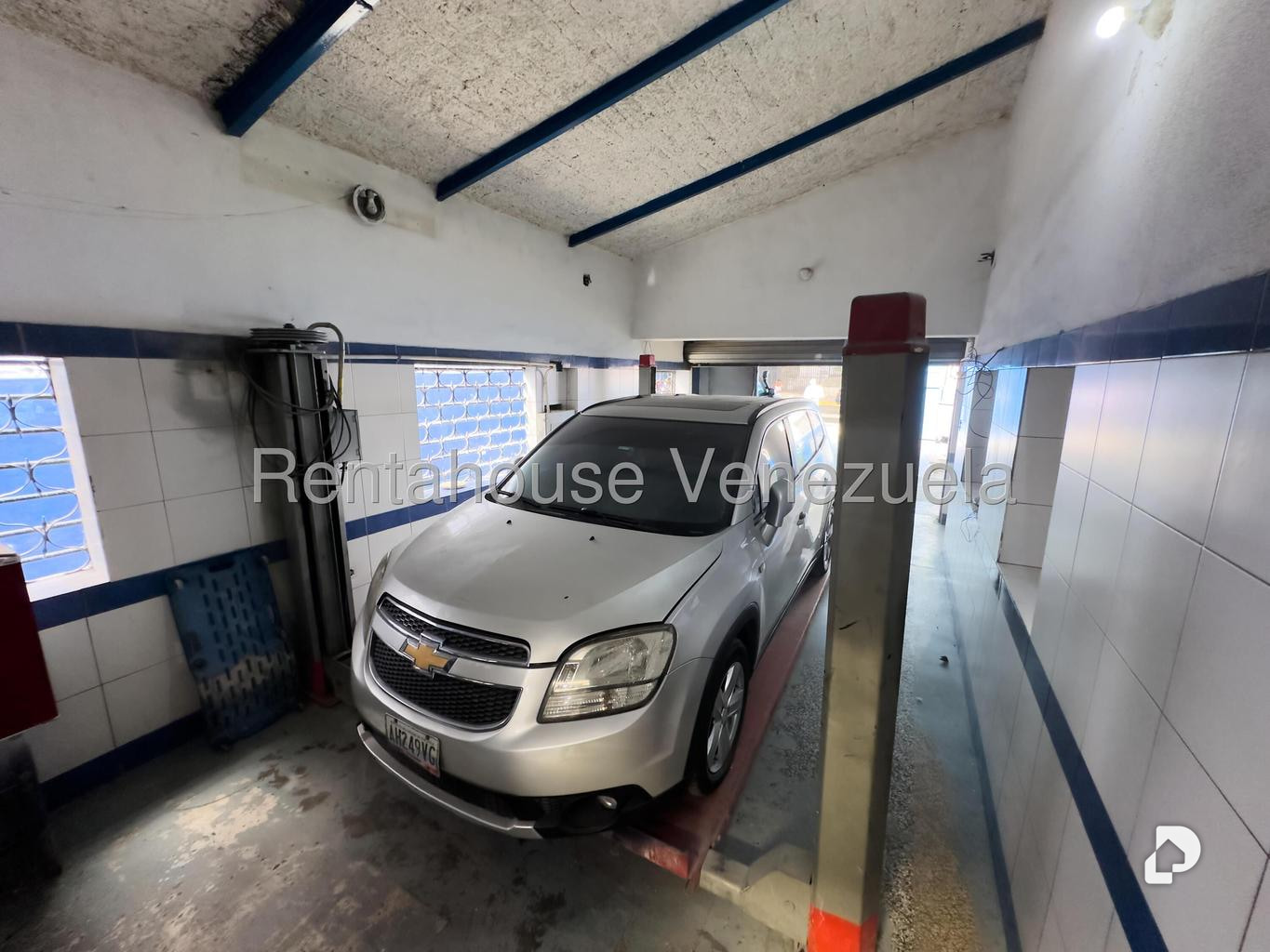 Local comercial en El Bosque, Caracas