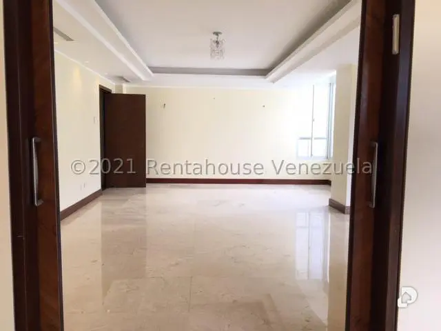 Apartamento en La Florida, Caracas – 12