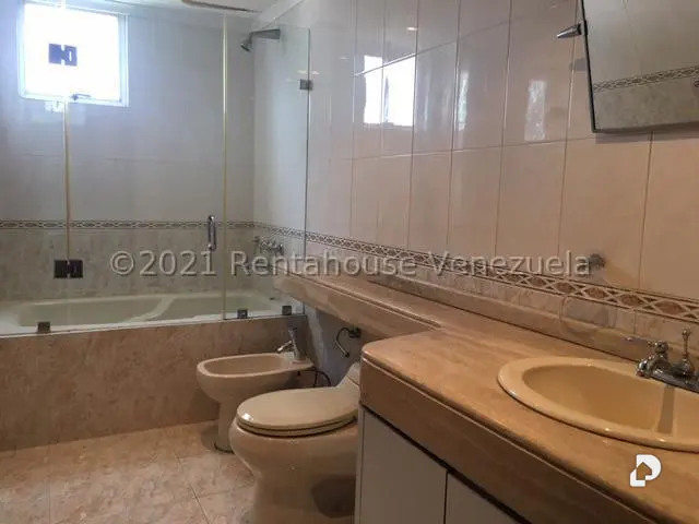 Apartamento en La Florida, Caracas – 23