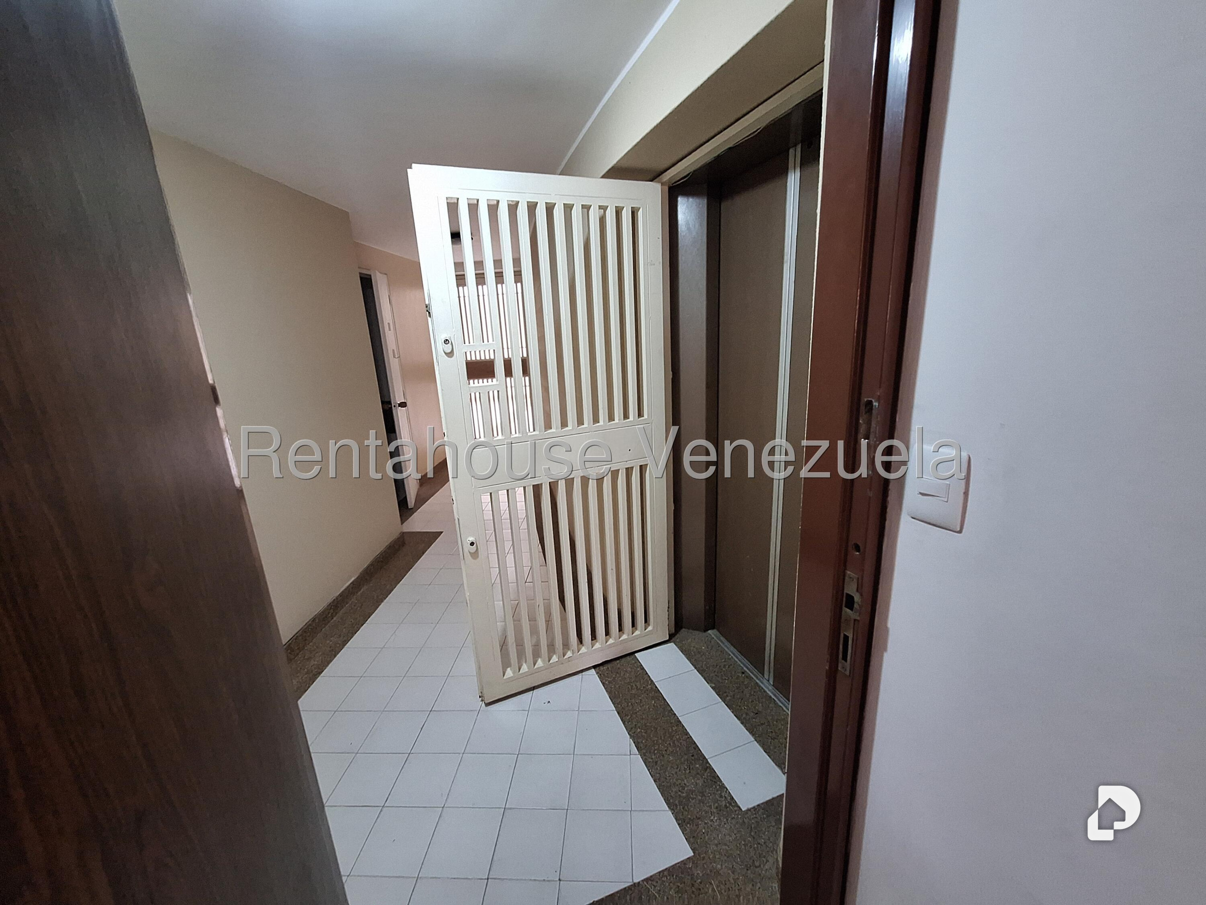 Apartamento en Santa Eduvigis, Caracas – 15