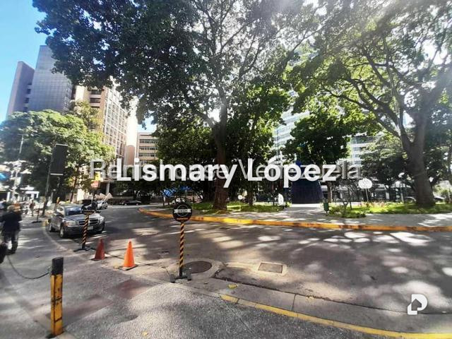 Office in La Castellana, Caracas – 19