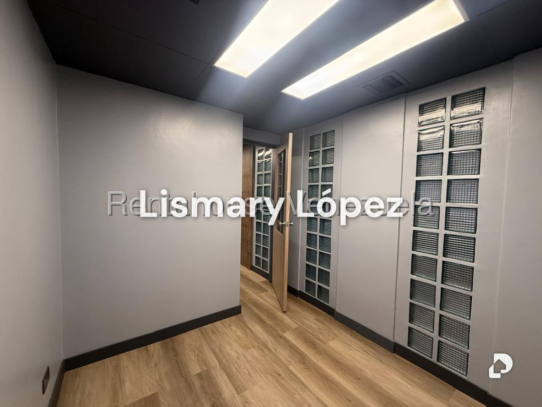 Office in La Castellana, Caracas – 9